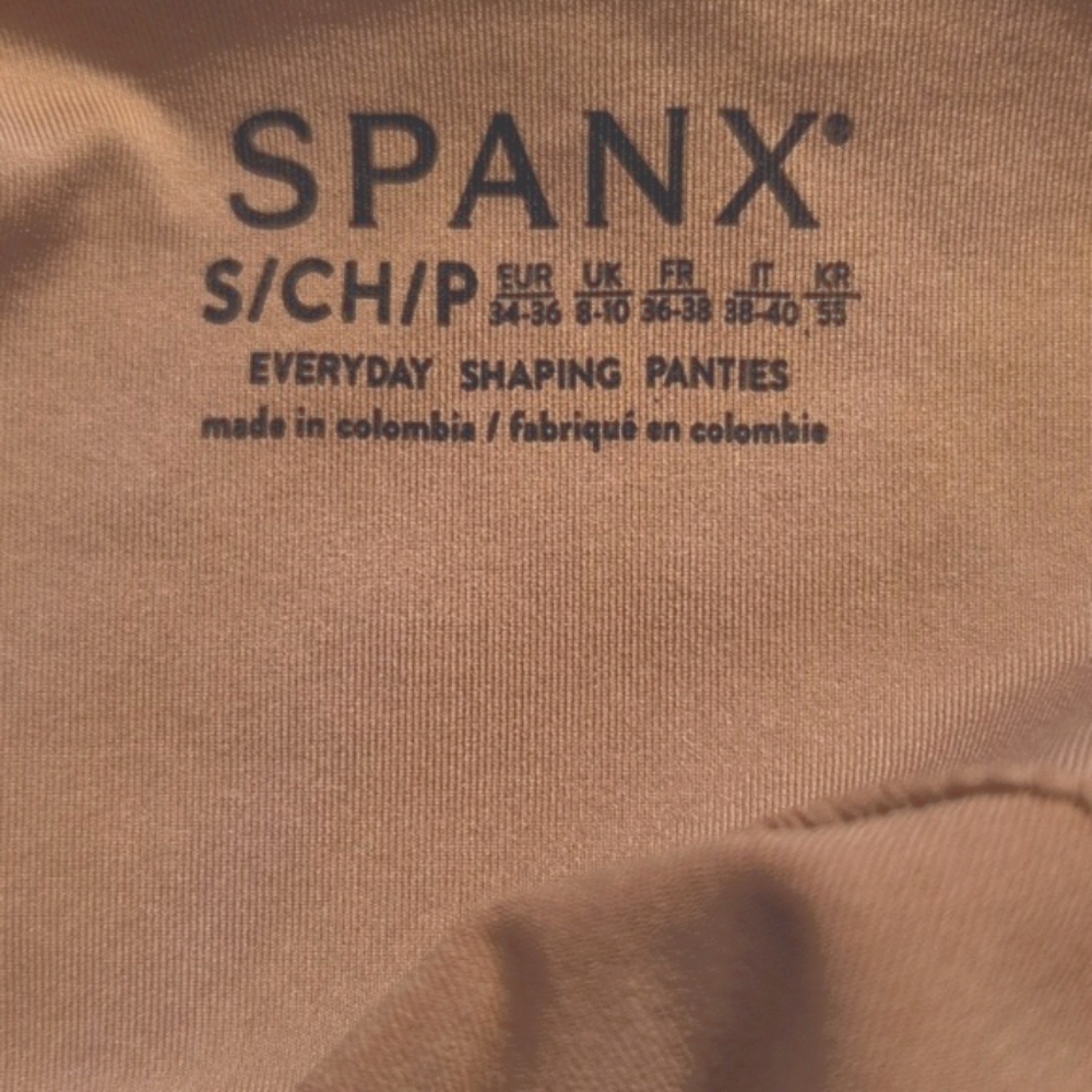 Spanx Everyday Shaping Nude Thong Panties Size Small - Picture 6 of 6